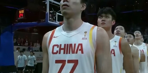 完美世界竞技官网-比张镇麟还差！中国男篮逆转夜最失意之人：失误被换下 出场30秒