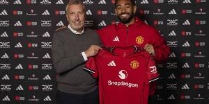 接过拉什福德号码！曼联官方：新援库尼亚身穿10号球衣