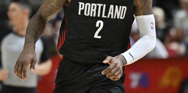 完美世界体育平台-凯莱布-乐福：杨瀚森很有天赋&amp;amp;笑容满面 我很喜欢和他一起打球